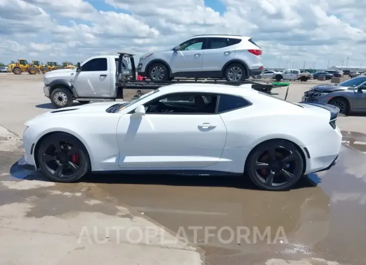 CHEVROLET CAMARO 2017 vin 1G1FE1R70H0140457 from auto auction Iaai