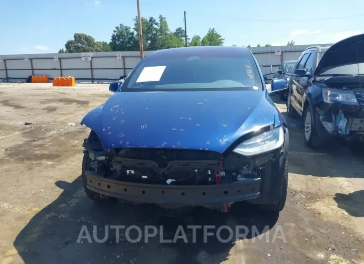 TESLA MODEL X 2017 vin 5YJXCAE2XHF043778 from auto auction Iaai