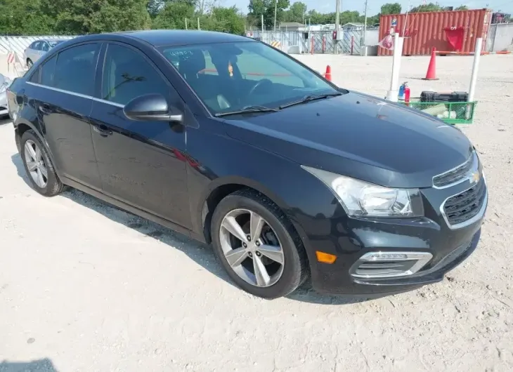 CHEVROLET CRUZE 2015 vin 1G1PE5SB3F7135560 from auto auction Iaai