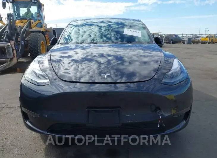 TESLA MODEL Y 2024 vin 7SAYGDED8RF085723 from auto auction Iaai