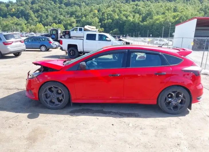 FORD FOCUS ST 2015 vin 1FADP3L91FL339808 from auto auction Iaai