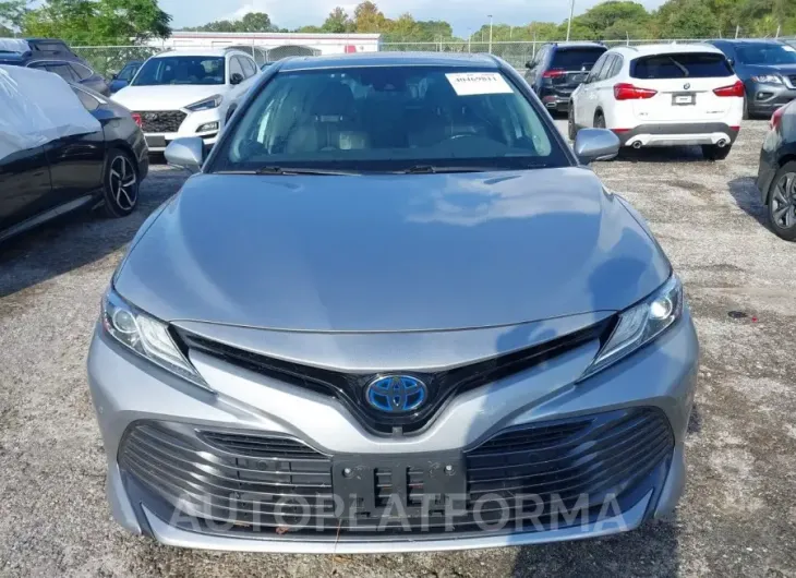 TOYOTA CAMRY HYBRID 2019 vin 4T1B21HK6KU010585 from auto auction Iaai