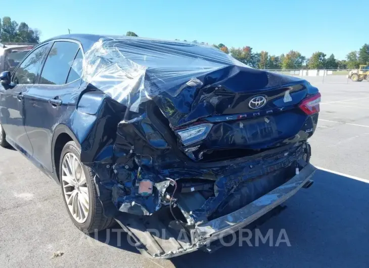 TOYOTA CAMRY 2018 vin 4T1B11HKXJU504918 from auto auction Iaai