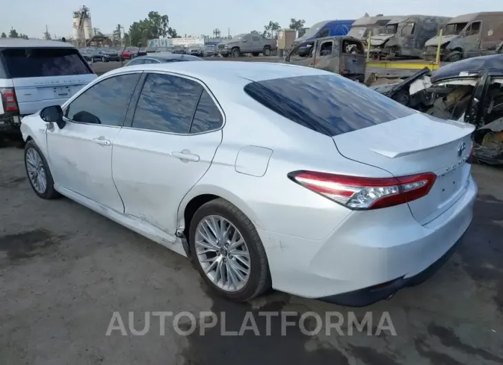 TOYOTA CAMRY HYBRID 2018 vin 4T1B21HK6JU007104 from auto auction Iaai