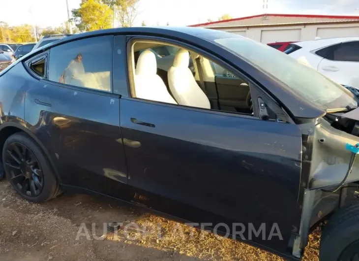 TESLA MODEL Y 2024 vin 7SAYGDED6RF105175 from auto auction Iaai