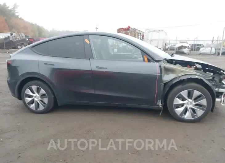 TESLA MODEL Y 2024 vin 7SAYGDEE4RA226437 from auto auction Iaai