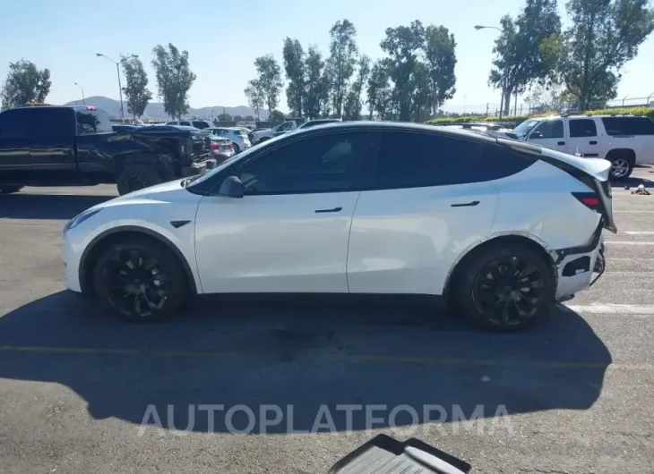 TESLA MODEL Y 2021 vin 5YJYGDEE5MF228979 from auto auction Iaai