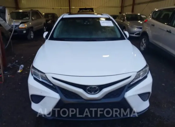 TOYOTA CAMRY 2018 vin 4T1B11HK0JU039582 from auto auction Iaai