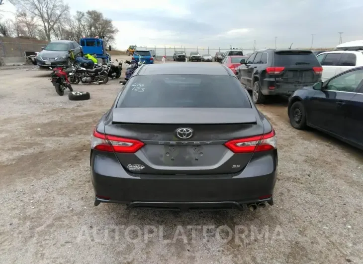 TOYOTA CAMRY 2018 vin 4T1B11HK0JU611072 from auto auction Iaai