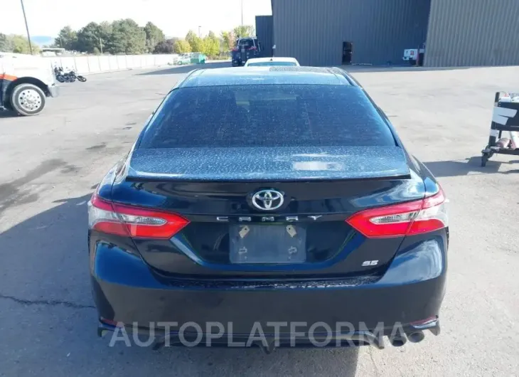 TOYOTA CAMRY 2018 vin 4T1B11HK2JU672584 from auto auction Iaai